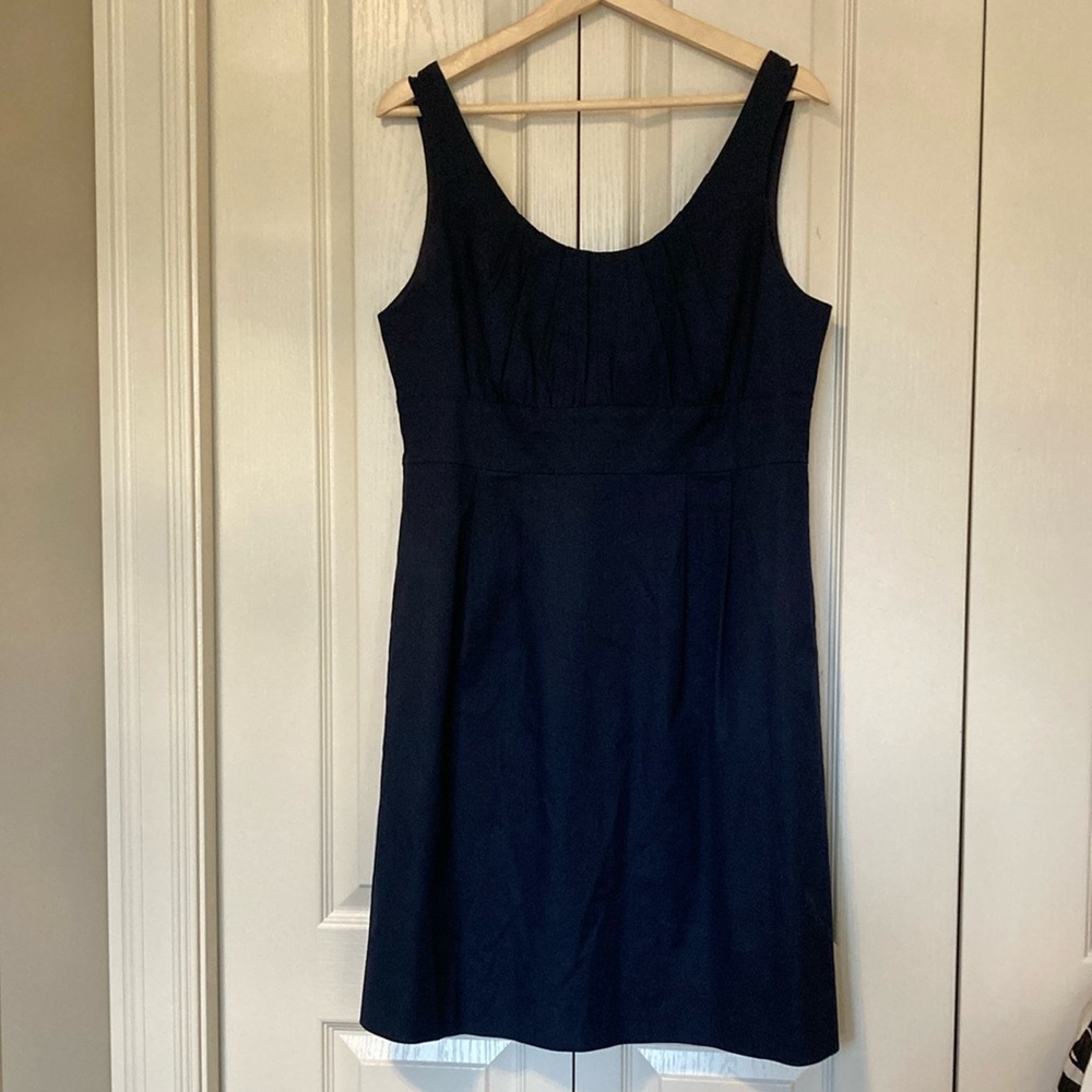 EUC J Crew Suiting navy shift dress with hidden pockets. Size 12.